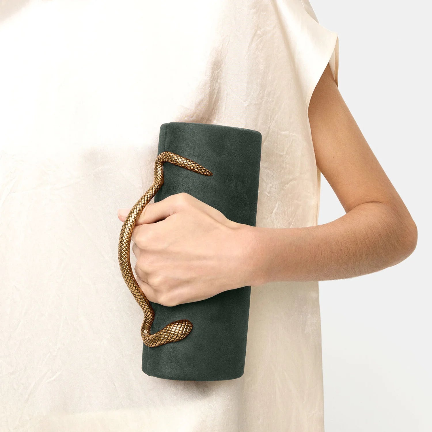 The Évora Barrel Clutch