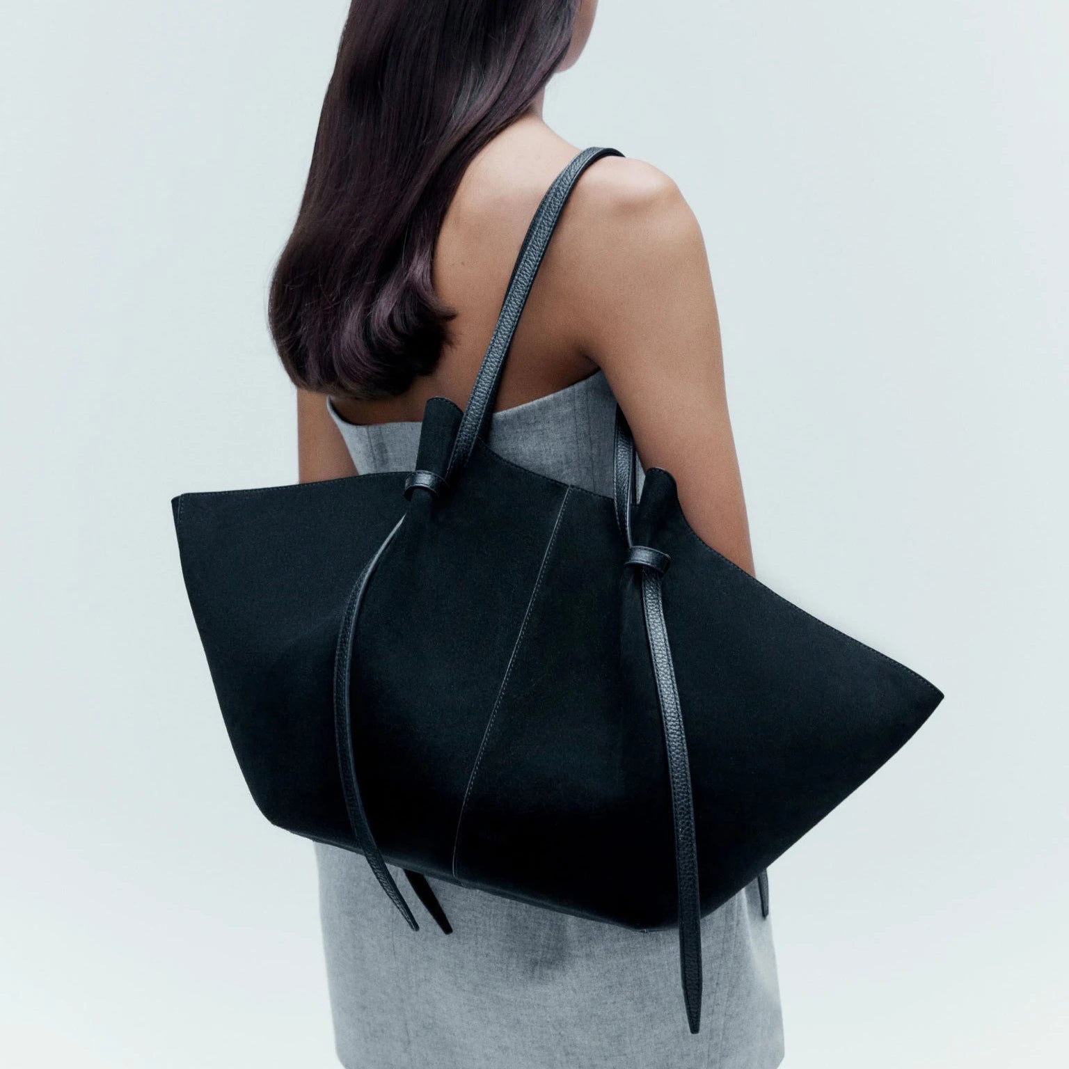 The Solvéra Tote
