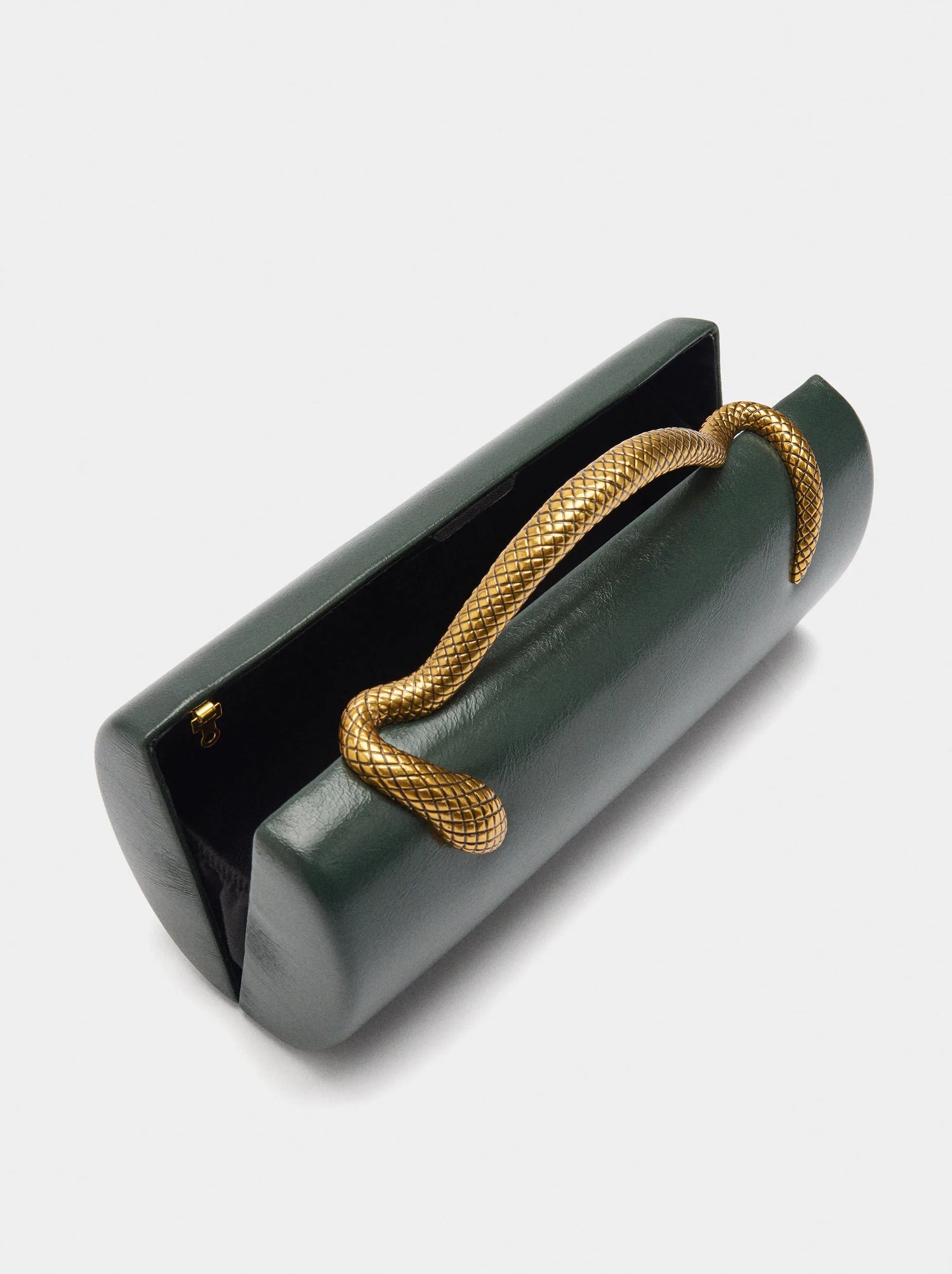 The Évora Barrel Clutch